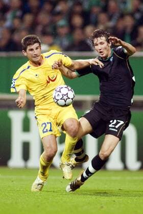 Christian Schulz (Bremen, re.) gegen Cedric Bardon (Levski Sofia) Fußball EC 1 Herren Champions League 2006 2007, SV Werder Bremen - PFK Levski Sofia 2:0 Gruppe Bremen Fußball EC 1 Herren Champions League 2006 2007, SV Werder Bremen - PFK Levski Sofia 2:0 Gruppe Bremen