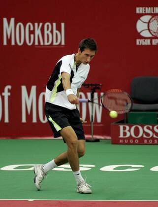 Sergey Stakhovkii (Ukraine) - Rückhand - Tennis Herren Kremlin Cup 2006, ATP Tour, Hartplatz, Hardcourt, Hartplatztennis, Hartplatzturnier, Einzelbild Moskau Dynamik, Tennis Herren Kremlin Cup 2006, ATP Tour, Hartplatz, Hardcourt, Hartplatztennis, Hartplatzturnier, Einzelbild Moskau Dynamik,