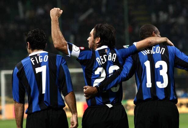 Torjubel Inter, v.li.: Luis Figo, Alvaro Recoba und Maicon -  Fußball Herren Serie A 2006 2007, 1. Italienische Liga, FC Internazionale Mailand Gruppe Mailand Fußball Herren Serie A 2006 2007, 1. Italienische Liga, FC Internazionale Mailand Gruppe Mailand
