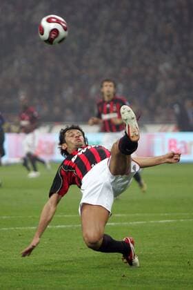Kakhaber Kaladze (Milan) klärt per Fallrückzieher -  Fußball Herren Serie A 2006 2007, 1. Italienische Liga, AC Mailand Einzelbild Mailand Dynamik, Fußball Herren Serie A 2006 2007, 1. Italienische Liga, AC Mailand Einzelbild Mailand Dynamik,