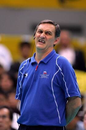 Nationaltrainer Giovanni Caprara (Russland) skeptisch -  Volleyball Damen Weltmeisterschaft 2006, Länderspiel, Nationalteam Einzelbild Osaka Skepsis, Volleyball Damen Weltmeisterschaft 2006, Länderspiel, Nationalteam Einzelbild Osaka Skepsis,