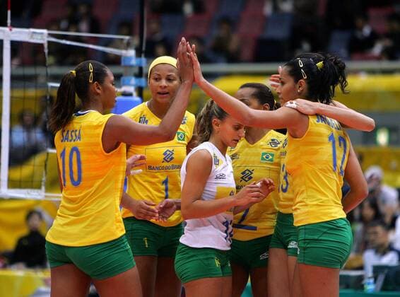 Jubel Brasilien, v. li.: Welissa Gonzaga, Walewska Oliveira, Fabiana Alvim de Oliveira, Helia Souza und Jaqueline Carvalho - Volleyball Damen Weltmeisterschaft 2006, Länderspiel, Nationalteam, Nationaltrikot Gruppe Osaka Freude, Volleyball Damen Weltmeisterschaft 2006, Länderspiel, Nationalteam, Nationaltrikot Gruppe Osaka Freude,
