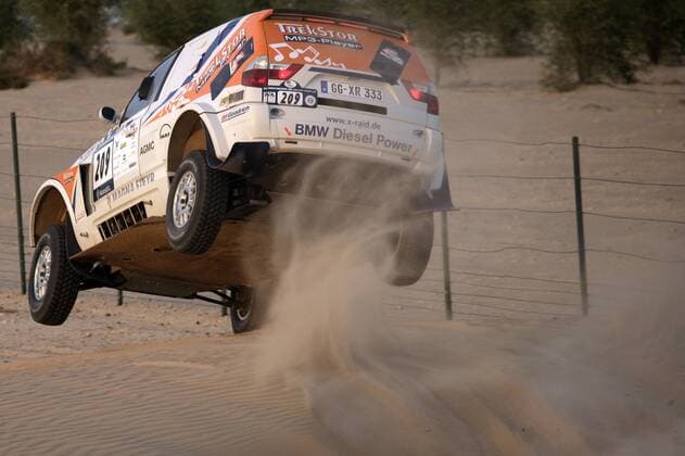 Jutta Kleinschmidt (Deutschland) und Tina Thörner (Schweden) in ihrem BMW X3 CC Motorsport Damen UAE Desert Challenge 2006, Rallye, Rallyesport, Wüste, Wüstenrallye, VAE Einzelbild Motorsport Damen UAE Desert Challenge 2006, Rallye, Rallyesport, Wüste, Wüstenrallye, VAE Einzelbild