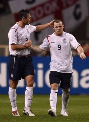 Frank Lampard (li.) und Wayne Rooney (beide England) - Torjubel - EDITORIAL USE ONLY. No use with unauthorised audio, video, data, fixture lists, club league logos or live services. Online in-match use limited to 120 images, no video emulation. No use in betting, games or single club league player publications. Fußball Länderspiel Herren Nationalteam 2006, Test, Testspiel, Freundschaftsspiel Gruppe Nationaltrikot, Amsterdam Harmonie, Freude, Fußball Länderspiel Herren Nationalteam 2006, Test, Testspiel, Freundschaftsspiel Gruppe Nationaltrikot, Amsterdam Harmonie, Freude,