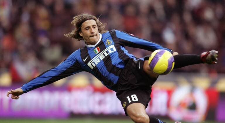 Hernan Crespo (Inter) am Ball -  Fußball Herren Serie A 2006 2007, 1. Italienische Liga, FC Internazionale Mailand Einzelbild Mailand Dynamik, Fußball Herren Serie A 2006 2007, 1. Italienische Liga, FC Internazionale Mailand Einzelbild Mailand Dynamik,