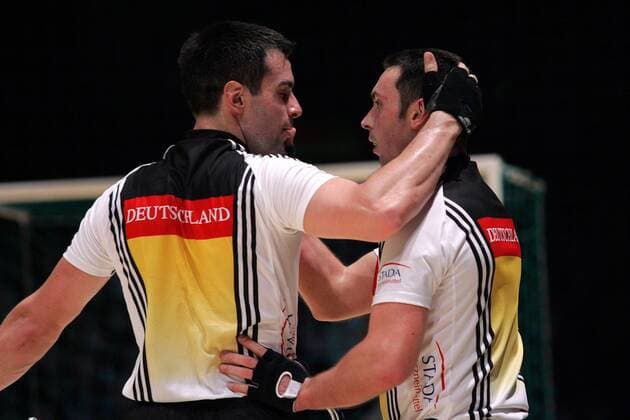 Thomas Abel (li.) und Christian Heß (beide Deutschland) Radsport WM Herren Weltmeisterschaft 2006, Länderspiel, Nationalteam, Nationaltrikot, Radball, Hallenradsport, Halle Gruppe Chemnitz Freude, Radsport WM Herren Weltmeisterschaft 2006, Länderspiel, Nationalteam, Nationaltrikot, Radball, Hallenradsport, Halle Gruppe Chemnitz Freude,