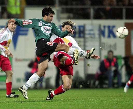 Sebastian Martinez (Ried, li.) gegen Rene Aufhauser (Salzburg) Fußball 1. BL Herren TMobile Bundesliga 2006 2007, 1. Österreichische Liga, SV Josko Ried - Red Bull Salzburg, RedBull Gruppe Ried Dynamik, Kampf, Fußball 1. BL Herren TMobile Bundesliga 2006 2007, 1. Österreichische Liga, SV Josko Ried - Red Bull Salzburg, RedBull Gruppe Ried Dynamik, Kampf,