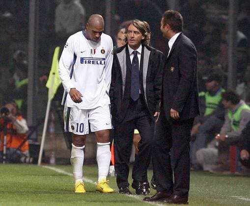 Adriano (li.) verletzt neben Trainer Roberto Mancini (beide Inter) am Spielfeldrand -  Fußball Herren Serie A 2006 2007, 1. Italienische Liga, Internazionale Mailand Gruppe Palermo Fußball Herren Serie A 2006 2007, 1. Italienische Liga, Internazionale Mailand Gruppe Palermo