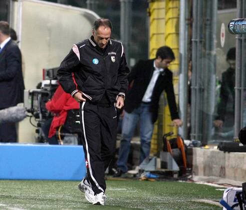 Trainer Francesco Guidolin (Palermo) enttäuscht -  Fußball Herren Serie A 2006 2007, 1. Italienische Liga, US Palermo Einzelbild Palermo Fußball Herren Serie A 2006 2007, 1. Italienische Liga, US Palermo Einzelbild Palermo