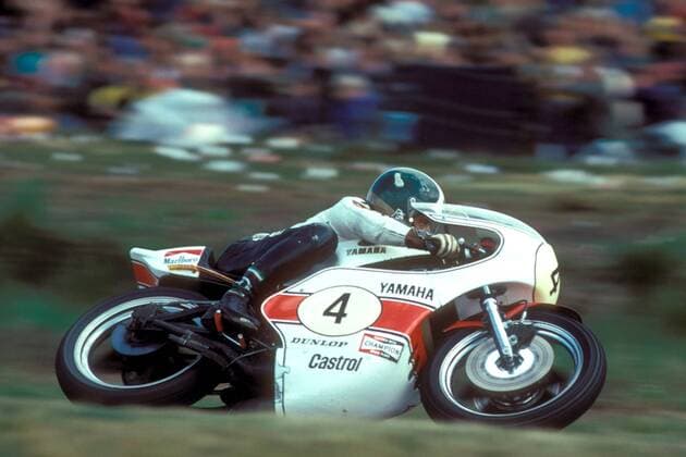 Giacomo Agostini (Italien Yamaha) auf seiner Maschine Motorsport WM Herren Weltmeisterschaft 1975, Motorrad, Motorradrennen, Motorradrennsport, Motorradsport, Maschine Einzelbild Aufnahmedatum geschätzt Assen Dynamik, Motorsport WM Herren Weltmeisterschaft 1975, Motorrad, Motorradrennen, Motorradrennsport, Motorradsport, Maschine Einzelbild Aufnahmedatum geschätzt Assen Dynamik,
