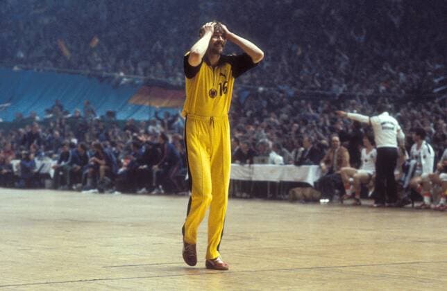 Torwart Andreas Thiel (BR Deutschland) fassungslos Handball WM Herren WM 1982, Nationalteam, Nationaltrikot Einzelbild Handball WM Herren WM 1982, Nationalteam, Nationaltrikot Einzelbild