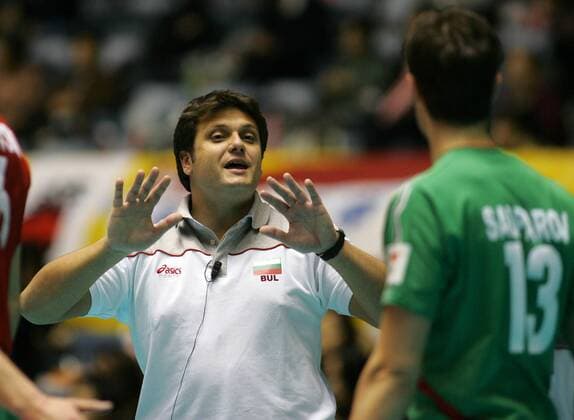 Nationaltrainer Martin Stoev (Bulgarien) gibt Anweisungen -  Volleyball WM Herren FIVB World Grand Prix 2006, Nationalteam, Länderspiel, Spiel um Platz Drei, 3 Gruppe Tokyo Volleyball WM Herren FIVB World Grand Prix 2006, Nationalteam, Länderspiel, Spiel um Platz Drei, 3 Gruppe Tokyo