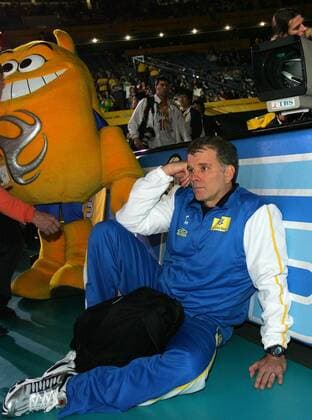 Nationaltrainer Bernardo Rezenda (Brasilien) - Volleyball WM Herren FIVB World Grand Prix 2006, Nationalteam, Finale, Endspiel, Länderspiel Einzelbild Tokyo Nachdenklichkeit, Volleyball WM Herren FIVB World Grand Prix 2006, Nationalteam, Finale, Endspiel, Länderspiel Einzelbild Tokyo Nachdenklichkeit,