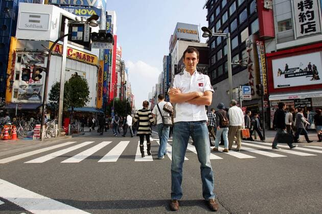 Ivan Basso (Italien) in der Fußgängerzone von Shinjuku -  Radsport Herren Straßenradsport 2006, Straße, Rad, Shooting, Fotoshooting, Fototermin, Totale Tokyo Radsport Herren Straßenradsport 2006, Straße, Rad, Shooting, Fotoshooting, Fototermin, Totale Tokyo