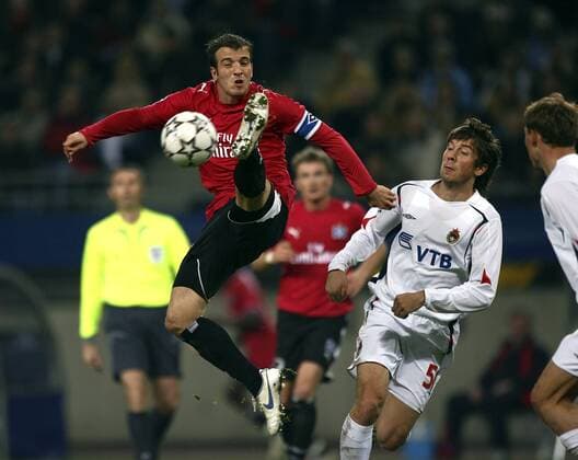 Rafael van der Vaart (HSV, li.) gegen Anton Grigoriev (ZSKA Moskau) Fußball EC 1 Herren Champions League 2006 2007, Hamburger SV - ZSKA Moskau 3:2 Gruppe Hamburg Dynamik, Fußball EC 1 Herren Champions League 2006 2007, Hamburger SV - ZSKA Moskau 3:2 Gruppe Hamburg Dynamik,