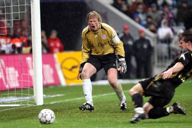 Torwart Oliver Kahn (Bayern) fixiert erschrocken den Ball Fußball 1. BL Herren Saison 2006 2007, FC Bayern München - FC Energie Cottbus 2:1 Gruppe München Dynamik, Spannung, Fußball 1. BL Herren Saison 2006 2007, FC Bayern München - FC Energie Cottbus 2:1 Gruppe München Dynamik, Spannung,