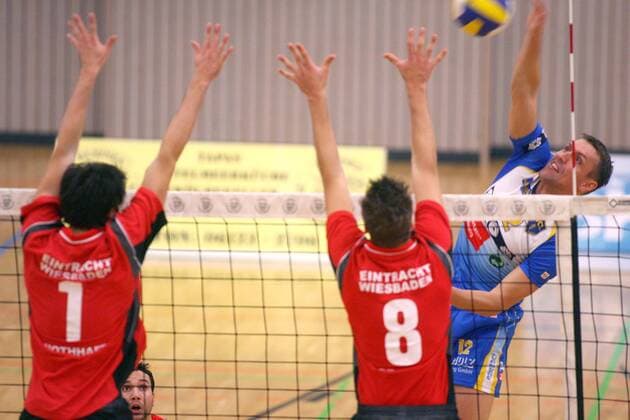 Lutz Mühlisch (Leipzig, re.) - Schmetterball Volleyball Herren DVV Pokal 2006 2007, Pokalspiel, Eintracht Wiesbaden - VC Leipzig Gruppe Wiesbaden Dynamik, Volleyball Herren DVV Pokal 2006 2007, Pokalspiel, Eintracht Wiesbaden - VC Leipzig Gruppe Wiesbaden Dynamik,