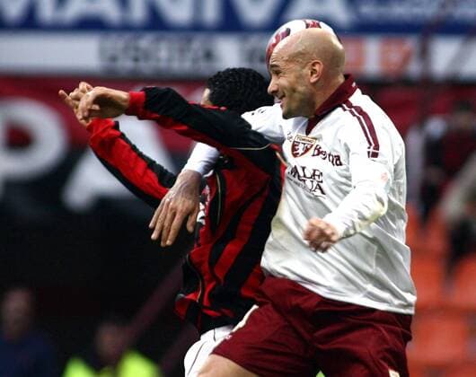 Oscar Brevi (FC Turin, re.) im Duell -  Fußball Herren Serie A 2006 2007, 1. Italienische Liga, AC Mailand - Torino Calcio 0:0, Vdig Gruppe Mailand Fußball Herren Serie A 2006 2007, 1. Italienische Liga, AC Mailand - Torino Calcio 0:0, Vdig Gruppe Mailand