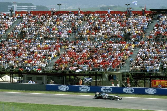 Mika Häkkinen (Finnland McLaren Mercedes) in seinem Boliden Motorsport Grand Prix Herren Großer Preis von Spanien 2000, Formel 1 Weltmeisterschaft, F1, F, GP, WM, Totale Circuit de Catalunya Barcelona Motorsport Grand Prix Herren Großer Preis von Spanien 2000, Formel 1 Weltmeisterschaft, F1, F, GP, WM, Totale Circuit de Catalunya Barcelona