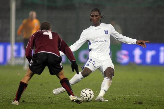 Oumar Kalabane (Auxerre, re.) im Duell - (pan17832) Fußball EC 3 Herren UEFA Cup 2006 2007, Pokal, Europapokal, Europacup, AJ Auxerre - AS Livorno Calcio 0:1 Gruppe Auxerre Dynamik, Fußball EC 3 Herren UEFA Cup 2006 2007, Pokal, Europapokal, Europacup, AJ Auxerre - AS Livorno Calcio 0:1 Gruppe Auxerre Dynamik,