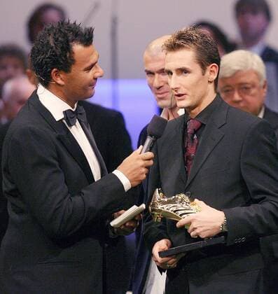 Miroslav Klose (Deutschland SV Werder Bremen) - Gewinner des Goldenen Schuhs für den erfolgreichsten Torschützen der WM 2006 - im Gespräch mit Moderator Ruud Gullit (Niederlande) -  Fußball Herren Wahl zum Weltfußballer des Jahres 2006, FIFA World Player Gala, Award, Awards Gruppe o0 bester Torschütze Torjäger Torschützenkönig Zürich Fußball Herren Wahl zum Weltfußballer des Jahres 2006, FIFA World Player Gala, Award, Awards Gruppe o0 bester Torschütze Torjäger Torschützenkönig Zürich