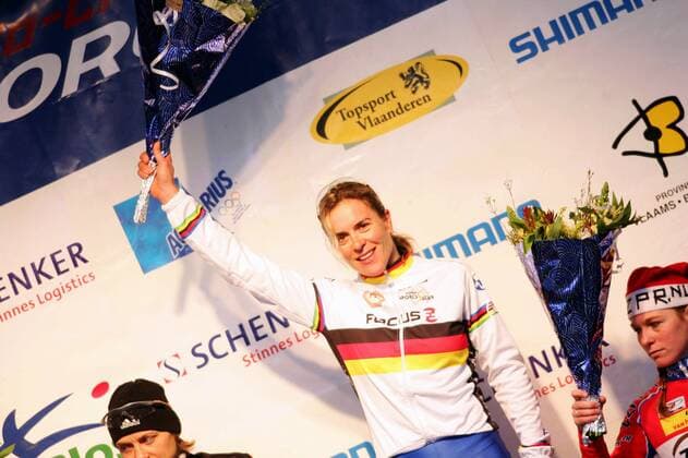 Hanka Kupfernagel (Deutschland Team Focus) - Siegerin beim Cyclocross Weltcup 2006 2007 in Hofstade - (pan17975) Radsport Damen Weltcup 2006 2007, Welt Cup, Worldcup, World, WC, Crossrennen, Querfeldein, Querfeldeinfahren Einzelbild Hofstade Freude, Radsport Damen Weltcup 2006 2007, Welt Cup, Worldcup, World, WC, Crossrennen, Querfeldein, Querfeldeinfahren Einzelbild Hofstade Freude,