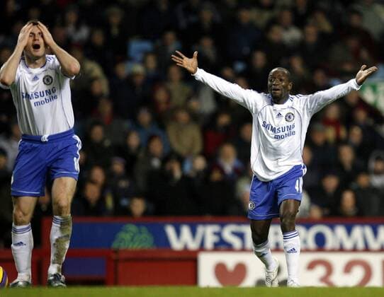 Claude Makelele (re.) reklamiert, Frank Lampard (beide Chelsea) ist fassungslos - EDITORIAL USE ONLY. No use with unauthorised audio, video, data, fixture lists, club league logos or live services. Online in-match use limited to 120 images, no video emulation. No use in betting, games or single club league player publications. Fußball Herren English Premier League 2006 2007, 1. Englische Liga, Chelsea FC London Gruppe Birmingham Enttäuschung, Verzweiflung, Fußball Herren English Premier League 2006 2007, 1. Englische Liga, Chelsea FC London Gruppe Birmingham Enttäuschung, Verzweiflung,