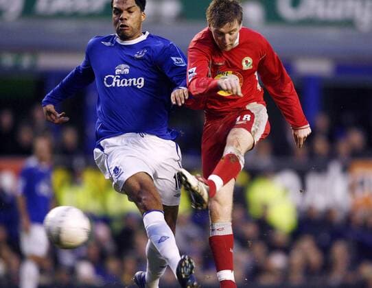Paul Gallagher (Blackburn, re.) gegen Joleon Lescott (Everton) - EDITORIAL USE ONLY. No use with unauthorised audio, video, data, fixture lists, club league logos or live services. Online in-match use limited to 120 images, no video emulation. No use in betting, games or single club league player publications. Fußball Herren English FA Cup 2006 2007, Englischer Pokal, Pokalspiel, Everton FC - Blackburn Rovers 1:4 Gruppe Jolean Liverpool Dynamik, Fußball Herren English FA Cup 2006 2007, Englischer Pokal, Pokalspiel, Everton FC - Blackburn Rovers 1:4 Gruppe Jolean Liverpool Dynamik,