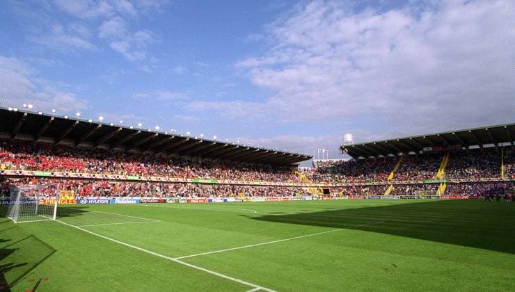 Ausverkauftes Jan Breydel Stadion in Brügge während einer Partie der EM 2000 -  Fußball Länderspiel Herren EM 2000, Gruppe D, Nationalteam, Vneg Totale Jan Breydel Stadion Brügge Fußball Länderspiel Herren EM 2000, Gruppe D, Nationalteam, Vneg Totale Jan Breydel Stadion Brügge