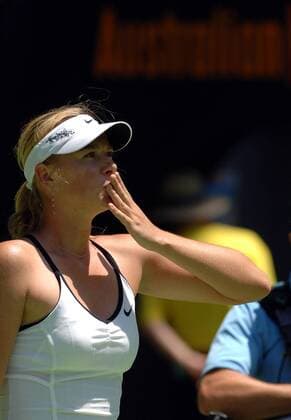 Maria Sharapova (Rußland) - Handkuss -  Tennis Damen Australian Open 2007, Grand Slam, WTA Tour, Einzelbild Melbourne Freude, Tennis Damen Australian Open 2007, Grand Slam, WTA Tour, Einzelbild Melbourne Freude,