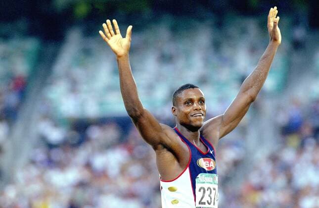 Carl Lewis (USA), Weitsprung Olympiasieger, jubelt in Atlanta -  (aflo0008) Leichtathletik OS Sommer Herren Olympische Spiele 1996, Sommerspiele, Olympia, Weitsprung, weit Einzelbild Nationaltrikot Atlanta Freude, Leichtathletik OS Sommer Herren Olympische Spiele 1996, Sommerspiele, Olympia, Weitsprung, weit Einzelbild Nationaltrikot Atlanta Freude,