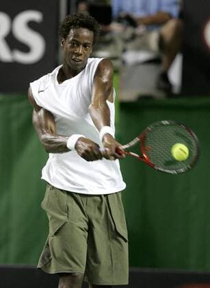 Gael Monfils (Frankreich) - Rückhand Tennis Herren Australian Open 2007, Grand Slam, ATP Tour Einzelbild Melbourne Tennis Herren Australian Open 2007, Grand Slam, ATP Tour Einzelbild Melbourne