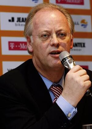BDR Präsident Rudolf Scharping (Deutschland) während der Pressekonferenz Radsport Herren Vattenfall Cyclassics 2007, ProTour, Vorschau, Pressekonferenz, PK, Pressetermin Einzelbild Hamburg Radsport Herren Vattenfall Cyclassics 2007, ProTour, Vorschau, Pressekonferenz, PK, Pressetermin Einzelbild Hamburg