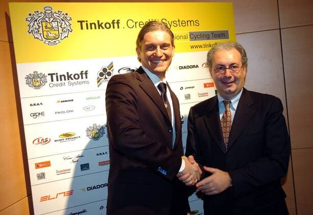 Angelo Zomegnan (Italien, re.), Chef des Giro Veranstalters RCS und Vizepräsident des AIOCC und Teameigner Oleg Tinkov (Rußland Tinkoff Credit Systems) anlässlich der Teampräsentation von Tinkoff Credit Systems -  Radsport Herren Straßenradsport 2007, Straße, Rad, Vorstellung, Präsentation, Pressetermin, Vdig Gruppe lachen, lächeln, shakehands, shake hands Rom Radsport Herren Straßenradsport 2007, Straße, Rad, Vorstellung, Präsentation, Pressetermin, Vdig Gruppe lachen, lächeln, shakehands, shake hands Rom