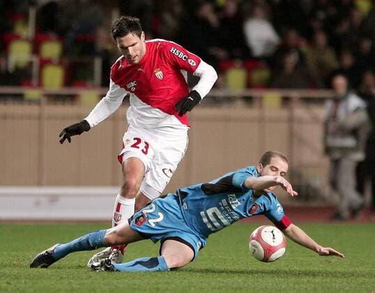 Jerko Leko (Monaco, li.) gegen Etienne Didot (Rennes) -  (pan18390) Fußball Herren Ligue 1 2006 2007, 1. Französische Liga, AS Monaco - Stade Rennais 0:2, Rennes Gruppe Monaco Dynamik, Fußball Herren Ligue 1 2006 2007, 1. Französische Liga, AS Monaco - Stade Rennais 0:2, Rennes Gruppe Monaco Dynamik,  