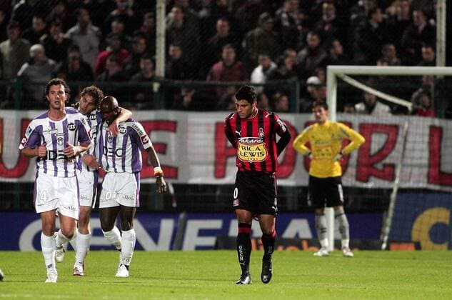 Torjubel Toulouse, re. Ederson (Nizza) -  (pan18392) Fußball Herren Ligue 1 2006 2007, 1. Französische Liga, OGC Nice - Toulouse FC 0:1 Gruppe Nizza Freude Fußball Herren Ligue 1 2006 2007, 1. Französische Liga, OGC Nice - Toulouse FC 0:1 Gruppe Nizza Freude  