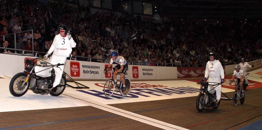 Carsten Podlesch (Deutschland, 2.v.li.) mit seinem Schrittmacher Helmuth Baur vor Reinier Honig (Niederlande) mit seinem Schrittmacher Bruno Walrave Radsport Herren 96. Berliner 6 Tage Rennen 2007, Sechstagerennen, Sechstage, sechs, sixdays, six days Totale Berlin Radsport Herren 96. Berliner 6 Tage Rennen 2007, Sechstagerennen, Sechstage, sechs, sixdays, six days Totale Berlin