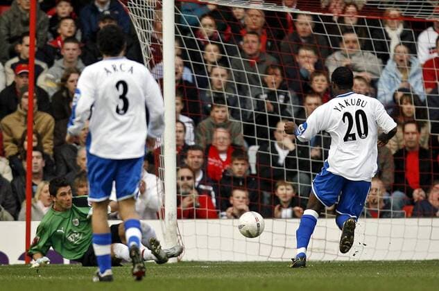 Yakubu Ayegbeni (Middlesbrough) erzielt das 1:0 - EDITORIAL USE ONLY. No use with unauthorised audio, video, data, fixture lists, club league logos or live services. Online in-match use limited to 120 images, no video emulation. No use in betting, games or single club league player publications. Fußball Herren English FA Cup 2006 2007, Englischer Pokal, Pokalspiel, Bristol City - Middlesbrough FC 2:2 Gruppe Bristol Fußball Herren English FA Cup 2006 2007, Englischer Pokal, Pokalspiel, Bristol City - Middlesbrough FC 2:2 Gruppe Bristol