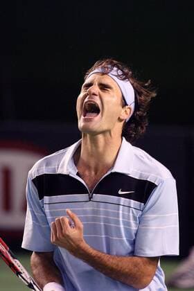 Roger Federer (Schweiz) bejubelt lautstark seinen Sieg bei den Australian Open 2007 Tennis Herren Australian Open 2007, Grand Slam, ATP Tour, Finale, Endspiel Einzelbild Melbourne Begeisterung, Freude, Tennis Herren Australian Open 2007, Grand Slam, ATP Tour, Finale, Endspiel Einzelbild Melbourne Begeisterung, Freude,