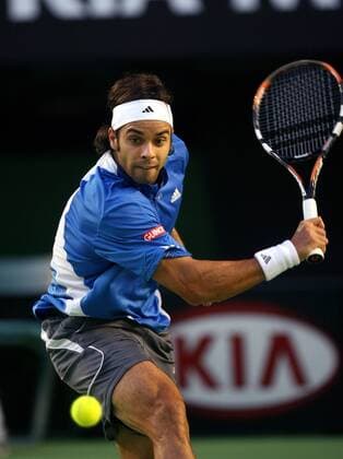 Fernando Gonzalez (Chile) am Ball Tennis Herren Australian Open 2007, ATP Tour, Grand Slam, Finale, Endspiel Einzelbild Melbourne Tennis Herren Australian Open 2007, ATP Tour, Grand Slam, Finale, Endspiel Einzelbild Melbourne