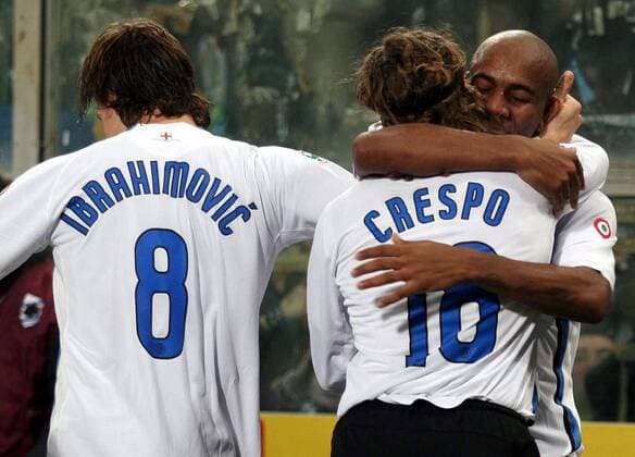 Torjubel Inter, v.re.: Torschütze Maicon, Hernan Crespo und Zlatan Ibrahimovic -  Fußball Herren Serie A 2006 2007, 1. Italienische Liga, FC Internazionale Mailand Gruppe Genua Freude, Fußball Herren Serie A 2006 2007, 1. Italienische Liga, FC Internazionale Mailand Gruppe Genua Freude,
