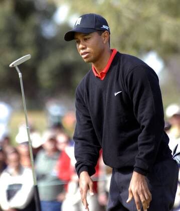Der Putter von Eldrick Tiger Woods (USA) macht sich selbständig -  (SDP2007012801) Golf Herren Buick Invitational 2007, PGA Tour Einzelbild San Diego Enttäuschung, Golf Herren Buick Invitational 2007, PGA Tour Einzelbild San Diego Enttäuschung,