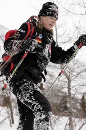 Gunda Niemann Stirnemann (Deutschland) vertritt anläßlich der Fulda Challenge 2007 das Prominententeam beim Berglauf Extremsport Damen Fulda Challenge 2007, Extrem Arctic Adventure, Arktis arktischer Zehnkampf, Extremsportler, Einzelbild Yukon Territory Extremsport Damen Fulda Challenge 2007, Extrem Arctic Adventure, Arktis arktischer Zehnkampf, Extremsportler, Einzelbild Yukon Territory