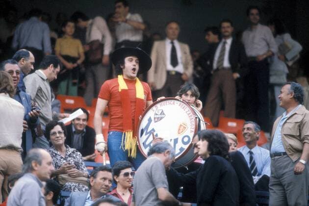 Manolo - der spanische Trommler unterstützt nicht nur das Nationalteam Spaniens sondern auch SD Huesca sowie Real Zaragoza Fußball Länderspiel Herren EM 1980, Nationalmannschaft, Gruppe B, Spanien, Sociedad Deportivo, Saragossa Gruppe spanisch, spanischer Mailand Fußball Länderspiel Herren EM 1980, Nationalmannschaft, Gruppe B, Spanien, Sociedad Deportivo, Saragossa Gruppe spanisch, spanischer Mailand