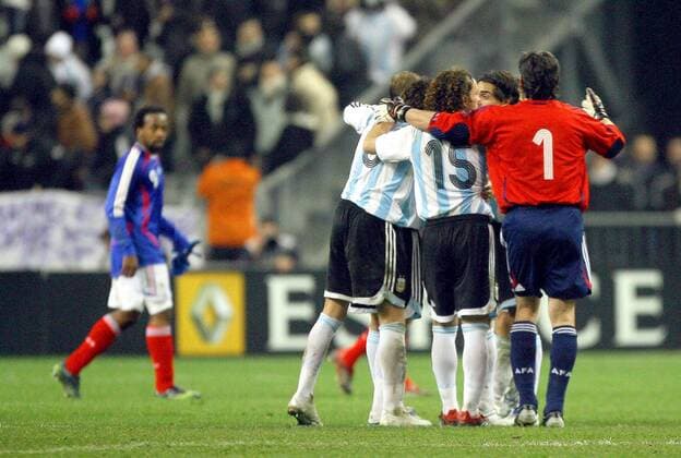 Schlußjubel Argentinien -  (pan18700) Fußball Länderspiel Herren Freundschaftsspiel 2007, Testspiel, Test, Nationalteam, Frankreich - Argentinien 0:1, Nationaltrikot Gruppe Paris Freude, Fußball Länderspiel Herren Freundschaftsspiel 2007, Testspiel, Test, Nationalteam, Frankreich - Argentinien 0:1, Nationaltrikot Gruppe Paris Freude,  