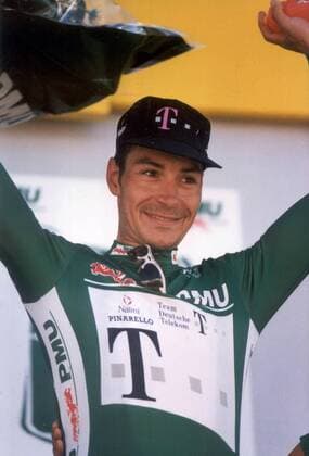 Erik Zabel (Deutschland Telekom) jubelt während der Siegerehrung -  Radsport Herren Tour de France 1996, Straßenradsport, Straße, Rad Einzelbild Aufnahmedatum geschätzt Freude, Radsport Herren Tour de France 1996, Straßenradsport, Straße, Rad Einzelbild Aufnahmedatum geschätzt Freude,
