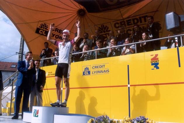 Erik Zabel (Deutschland Telekom) jubelt während der Siegerehrung -  Radsport Herren Tour de France 1996, Straßenradsport, Straße, Rad Totale Aufnahmedatum geschätzt Paris Freude, Radsport Herren Tour de France 1996, Straßenradsport, Straße, Rad Totale Aufnahmedatum geschätzt Paris Freude,