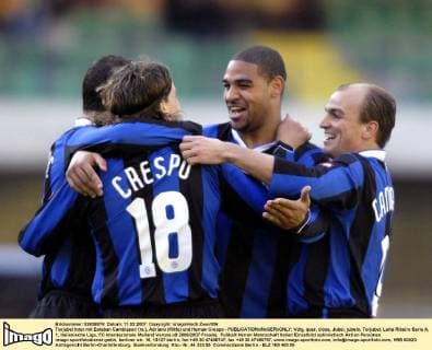 Torjubel Inter mit Esteban Cambiasso (re.), Adriano (Mitte) und Hernan Crespo -  Fußball Herren Serie A, 1. Italienische Liga, FC Internazionale Mailand Einzelbild o0 2006 2007 Verona Freude, Fußball Herren Serie A, 1. Italienische Liga, FC Internazionale Mailand Einzelbild o0 2006 2007 Verona Freude,