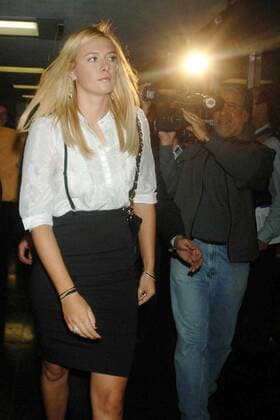 UN Botschafterin Maria Sharapova (Rußland) während eines Pressetermins - (NYP2007021401) Tennis Damen Sozialengagement 2007, soziales Engagement, Charity, Wohltätigkeit, Pressetermin Gruppe New York, NY, N Y Tennis Damen Sozialengagement 2007, soziales Engagement, Charity, Wohltätigkeit, Pressetermin Gruppe New York, NY, N Y