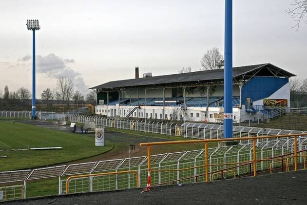 Haupttribüne des Bruno Plache Stadions, Heimspielstätte von Lok Leipzig Fußball Herren Saison 2006 2007, 1.FC Lokomotive Leipzig, Lok Totale Bruno Plache Stadion Leipzig Leere, Fußball Herren Saison 2006 2007, 1.FC Lokomotive Leipzig, Lok Totale Bruno Plache Stadion Leipzig Leere,